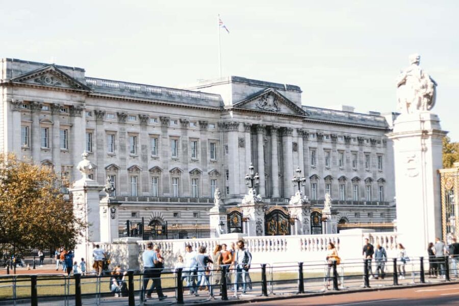 London Buckingham Palace & Westminster Guided Walking Tour - Exploring Londons Royal Landmarks