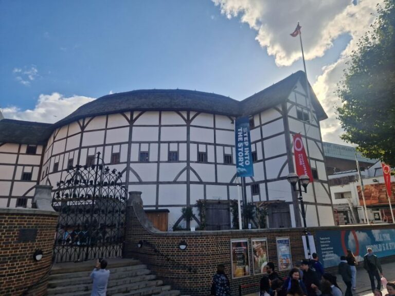 London by taxi: Highlights Tour in a real London Black Cab. - Who Should Consider This Tour?