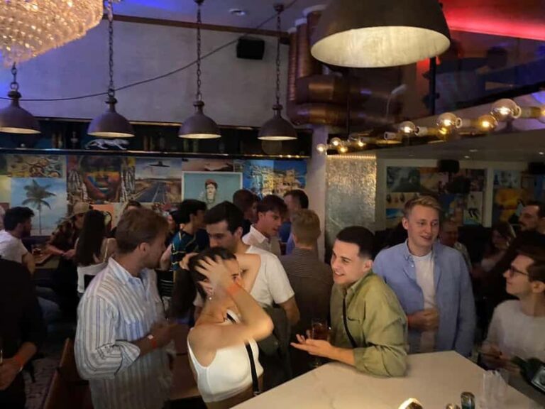 London Calling PUB CRAWL -The Shots: Pints-Pubs & Good Times - Who Is This Tour Best For?