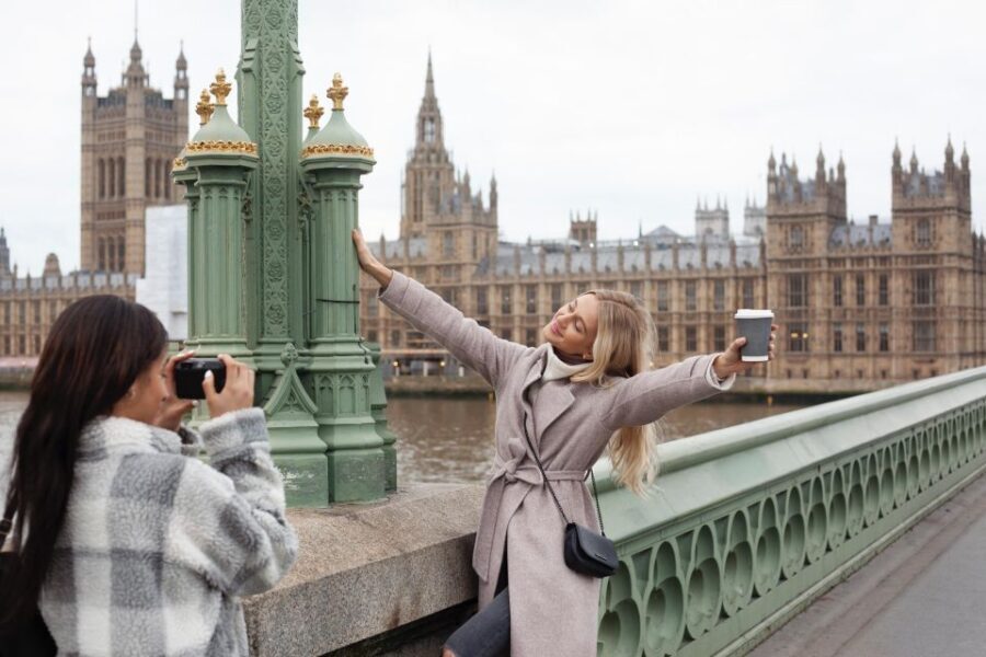 London: Capture the most Photogenic Spots with a Local - What’s Included and What’s Not
