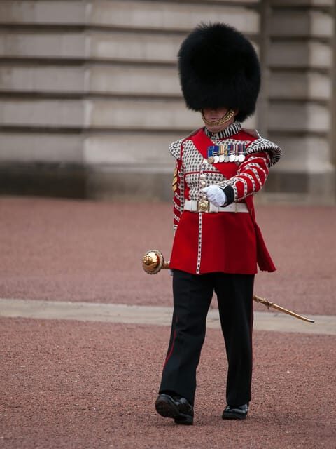 London: Changing of the Guard Experience and Landmarks Tour - Detailed Breakdown of the Itinerary
