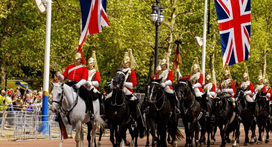 London: Changing of the Guard & Royal London Walking Tour - Analyzing the Value