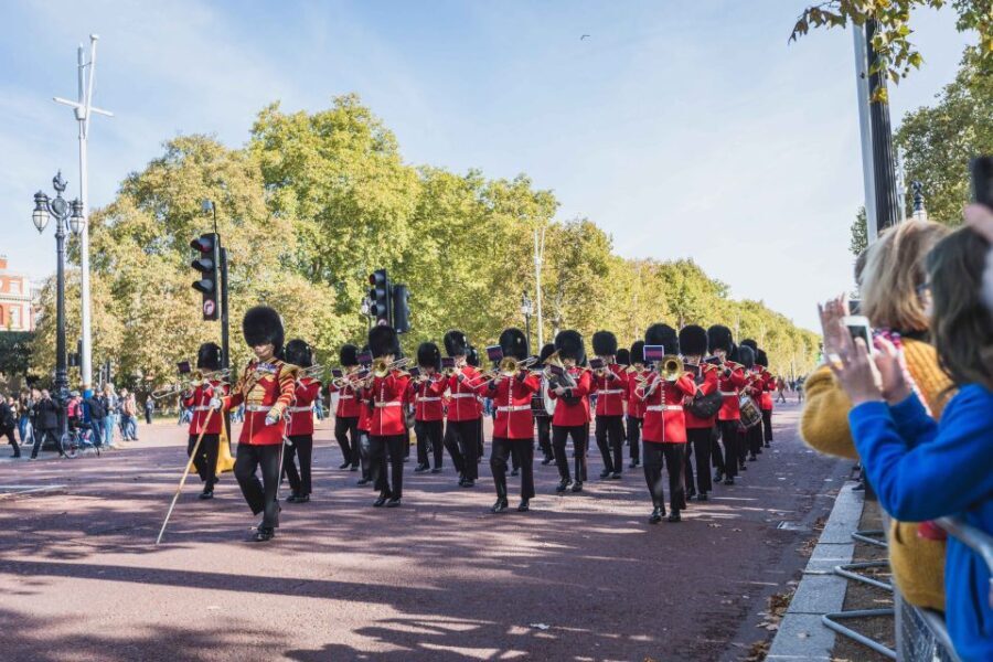 London: Changing of the Guard Walking Tour - The Experience from the Reviews