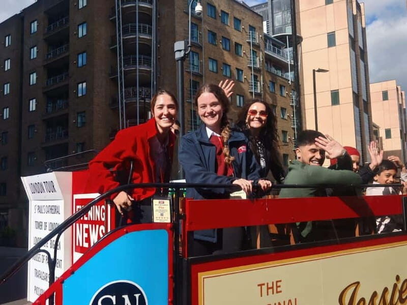 London: Christmas Lights & Bites Tour - Is It Worth the Price?