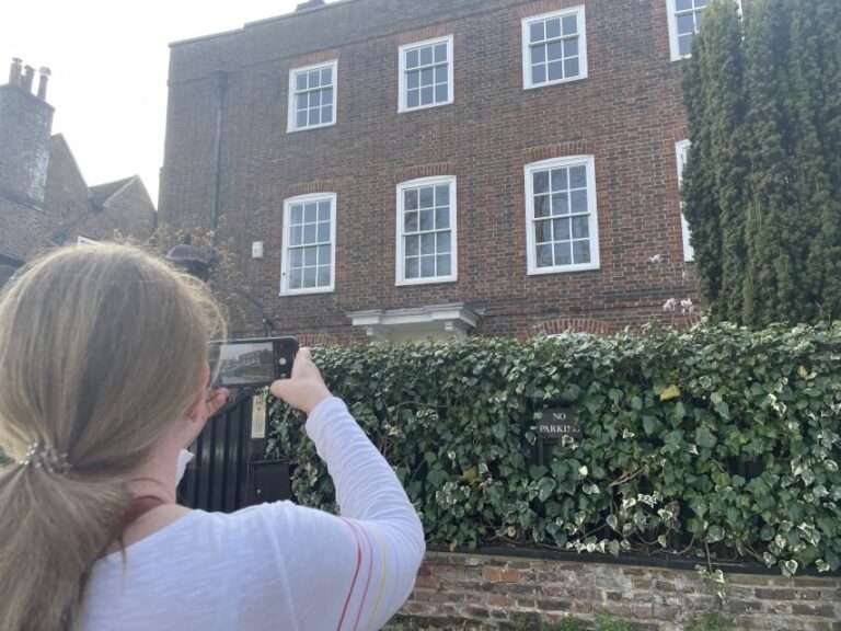 London: George Michael Tour by Black Taxi - A Deep Dive into the Experience