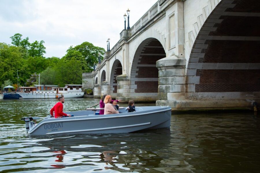 London: GoBoat Rental in Kingston upon Thames - The Route and Views