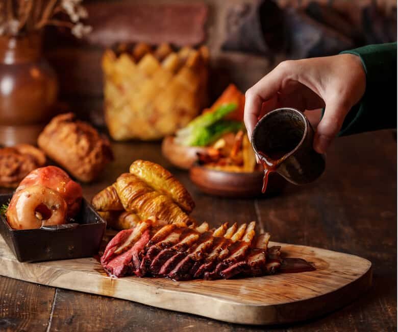 London: Guided tour of London with Sunday Roast - FAQs