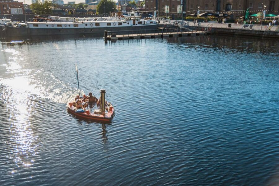London: Hot Tub Boat Guided Historical Docklands Cruise - The View and the Vibe