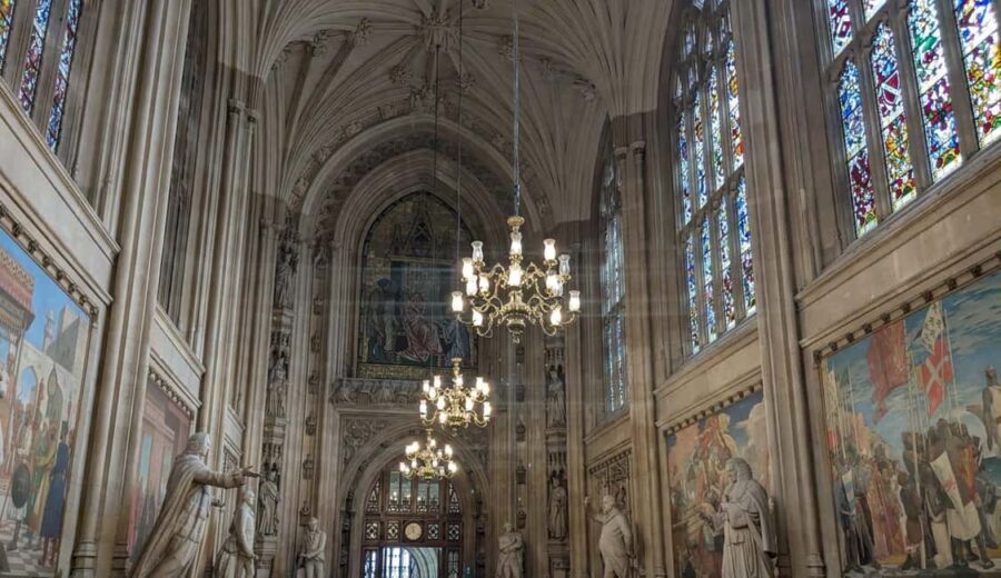 London: Houses of Parliament Ticket & Political London - The Self-Guided Exploration and the Political London App