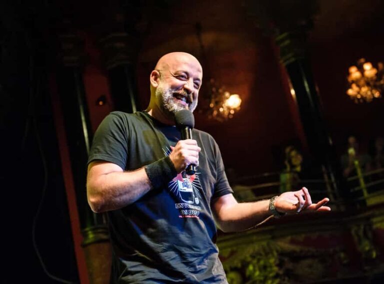 London: International Stand Up Comedy Show, West End - The Venues and Atmosphere