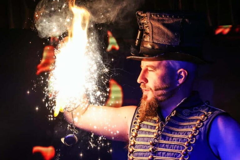 London: Kabaret Exposé - Who Is This Experience Best For?