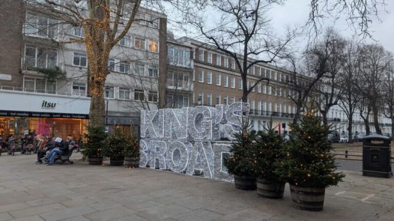 London: Luxury Electric Car Private Christmas Lights Tour - A Detailed Look at the Experience