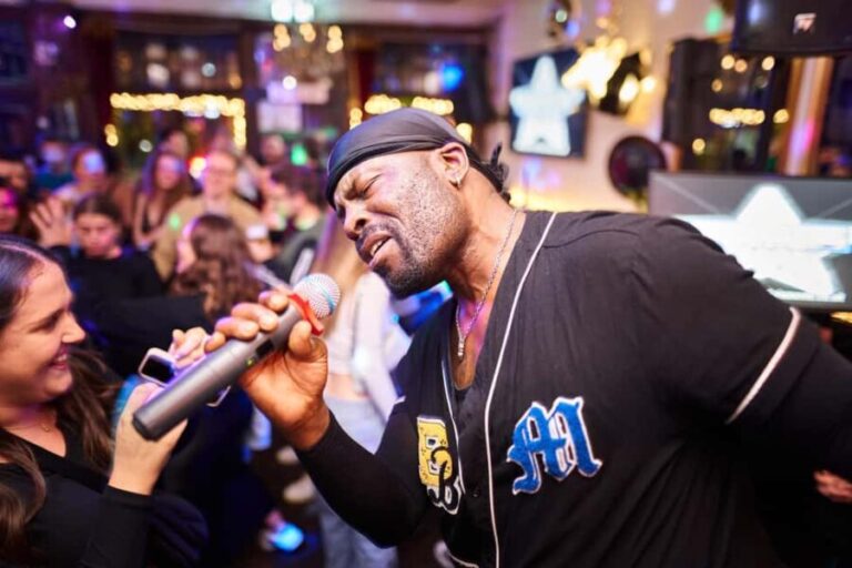 London: New Year's Eve Camden Bar Crawl - The Venues and the Experience