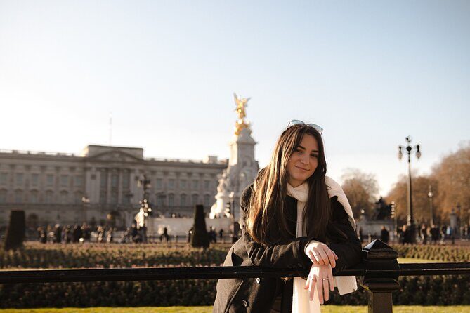 London : Private Photoshoot Outside Buckingham Palace - The Value of a Private Photoshoot Outside Buckingham Palace