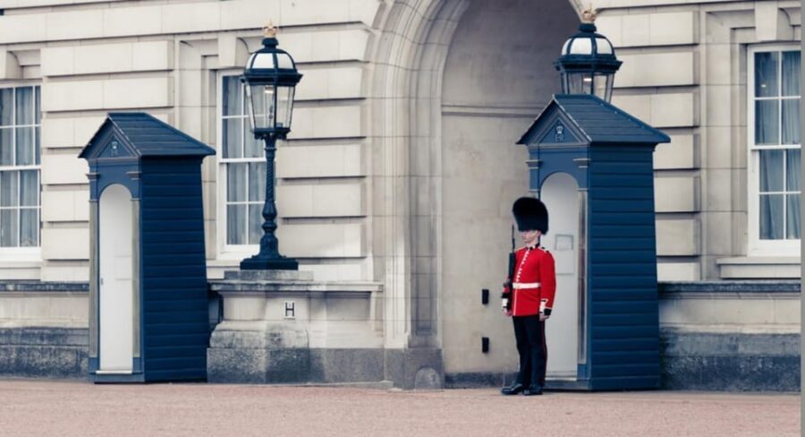 London: Private Royal Walking Tour with a Local Guide - Breaking Down the Itinerary: What Youll See