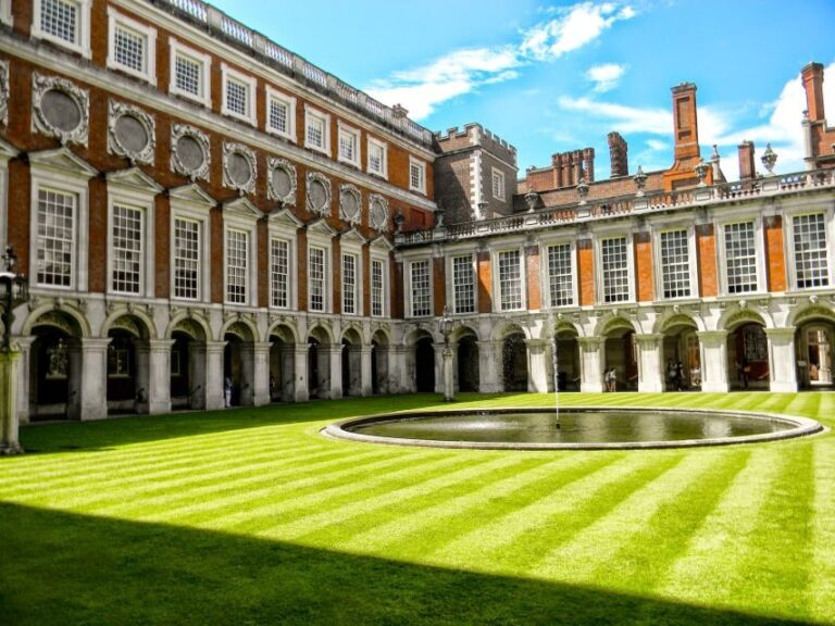 London: Royal Hampton Court Guided Tour with Afternoon Tea - The Practical Details