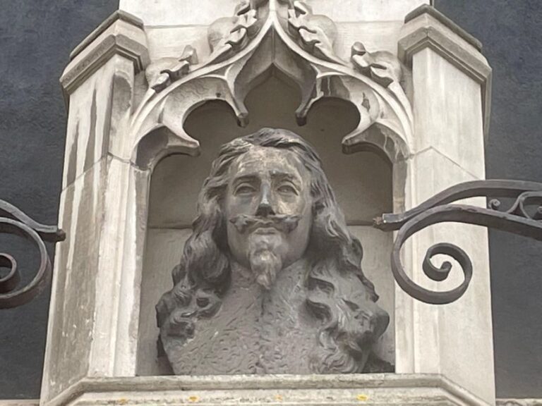 London; Royalty and Democracy - The Landmarks That Tell Britain’s Story