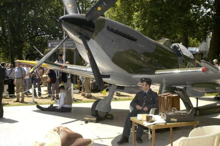 London: Spitfire Cockpit Experience - The Experience in Detail