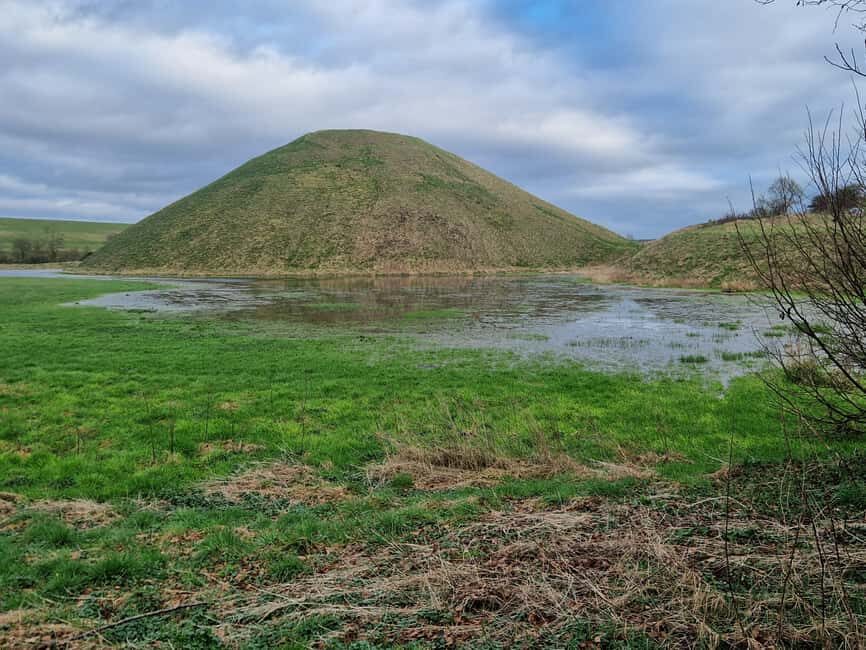 London: Stonehenge, Salisbury Market, and Avebury Day Tour - Practicalities and What to Expect