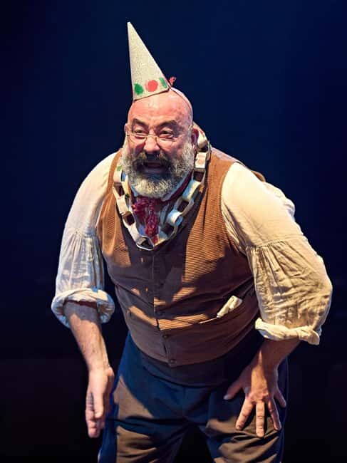 London: Ticket to A Christmas Carol at The Old Vic - What You Can Expect During the Show