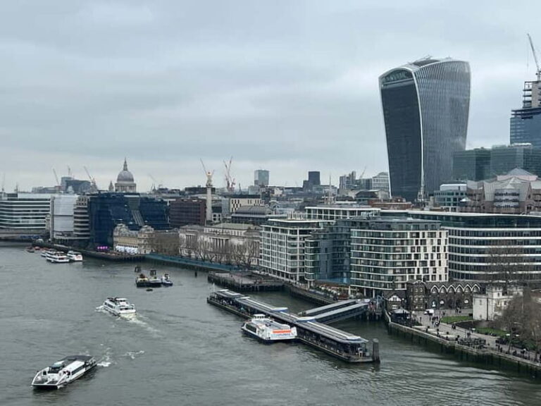 London: Tour of the oldest part of the city. - Dive Into Each Stop