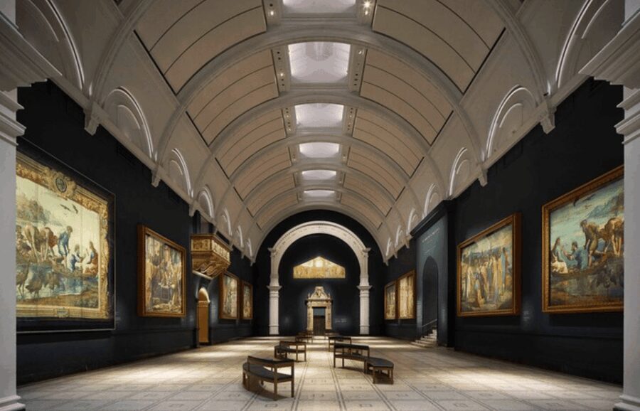 London: Victoria and Albert Private Tour with Expert Guide - Who Should Consider This Tour?