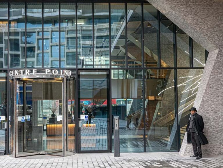 London: West End Photography Walking Tour with Guide - What to Expect