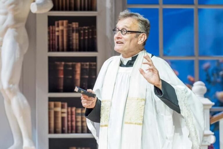 London's West End: Ticket to The Importance of Being Earnest - What You Can Expect From the Experience