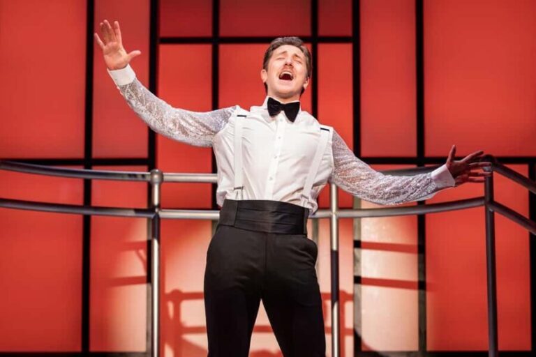 London's West End: Ticket to Titanique the Musical - The Experience and Audience Reception