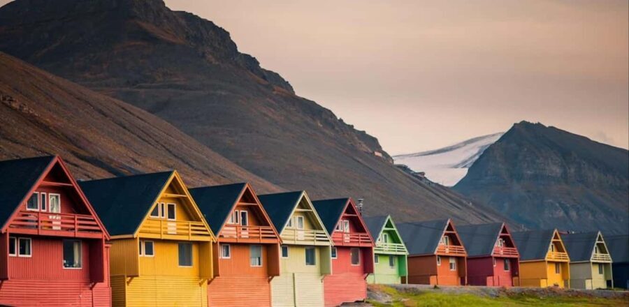 Longyearbyen: Guided Walking Tour with a Local Guide - Who Will Love This Tour?
