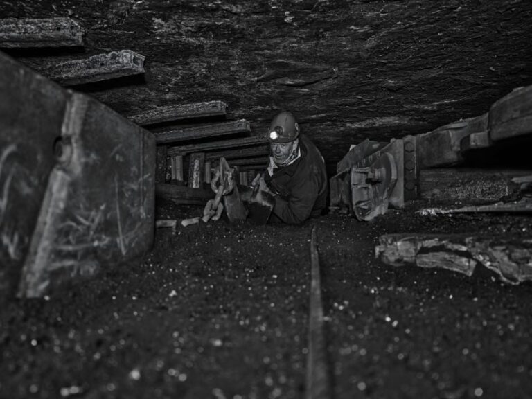 Longyearbyen: Historic Coal Mine Tour at Gruve 3 - Who Is This Tour Best For?