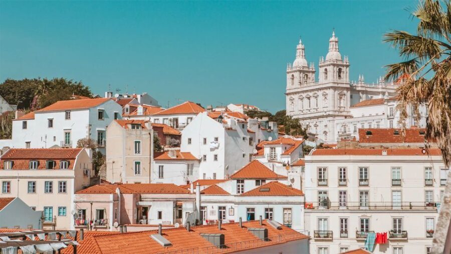 Lost in Alfama: Tour Through Lisbon's Labyrinthine Streets - The Final Stretch: From Alfama to Lisbon’s Historic Heart