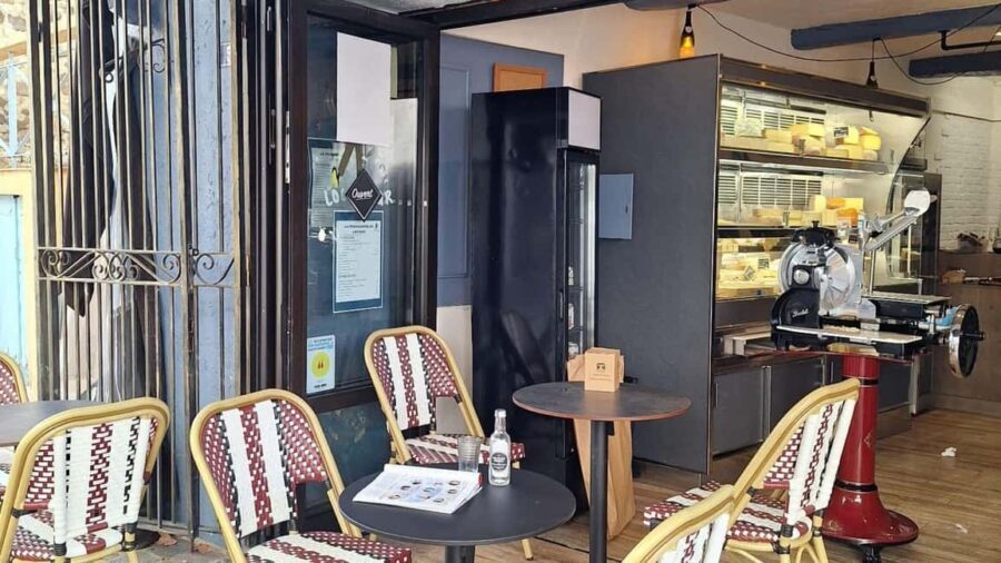 Lou Bar: Tasting of 3 local beers & 3 French cheeses - A Closer Look at the Experience