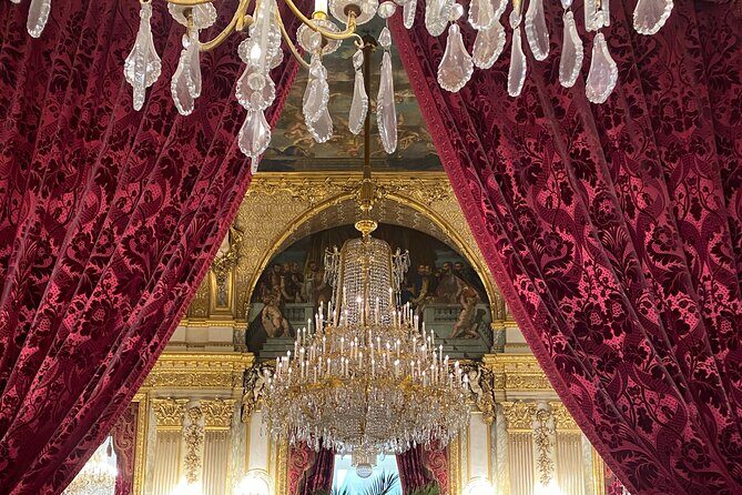 Louvre masterpieces in 2 hours - The Practicalities: Group Size, Timing, and Meeting Points