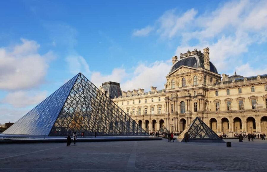 Louvre Museum: Exterior Tour with Skip the Line Ticket - Exploring the Louvre’s Exterior and Courtyards