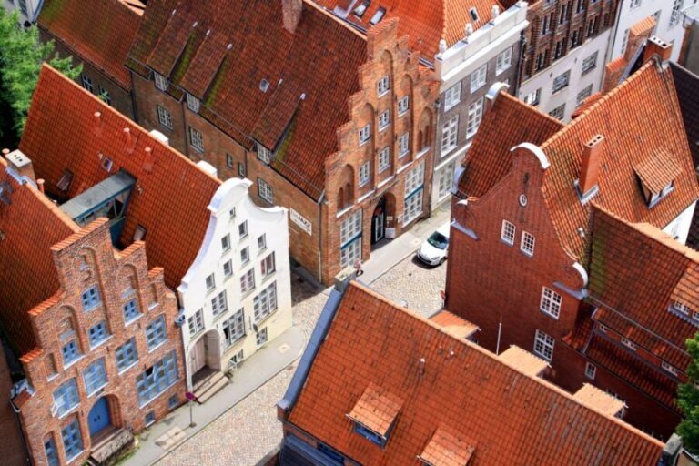 Lübeck from Hamburg 1-Day Private Trip by Train - The Benefits of a Guided Tour and Private Transport