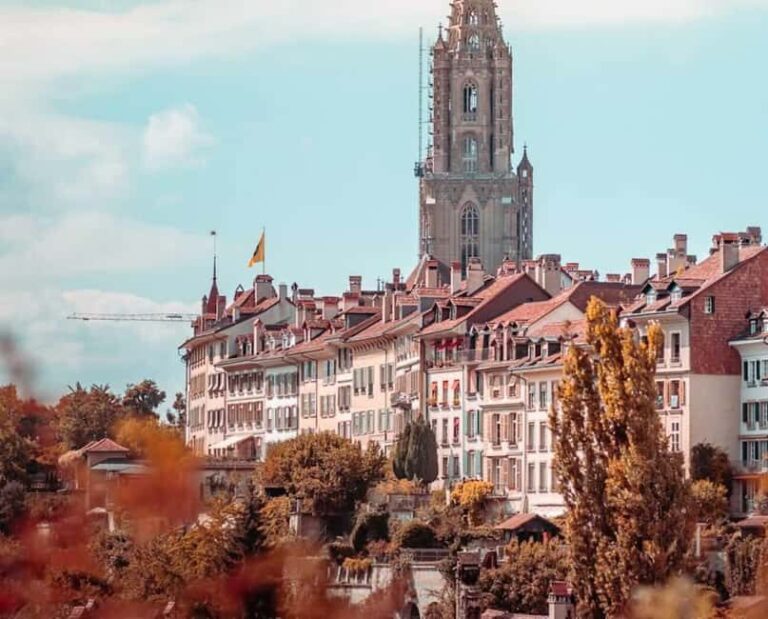 Lucerne: Private Bern & Emmental Tour with Driver/Guide - Exploring Berns Old Town