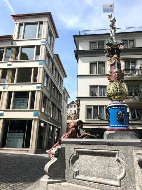 Lucerne: Private Chocolate and Cheese Tasting Walking Tour - Tasting Time: Swiss Cheese and Chocolate