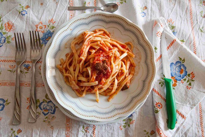 Lunch or dinner and cooking demo at a local home in Chieti - What Makes This Tour Special?