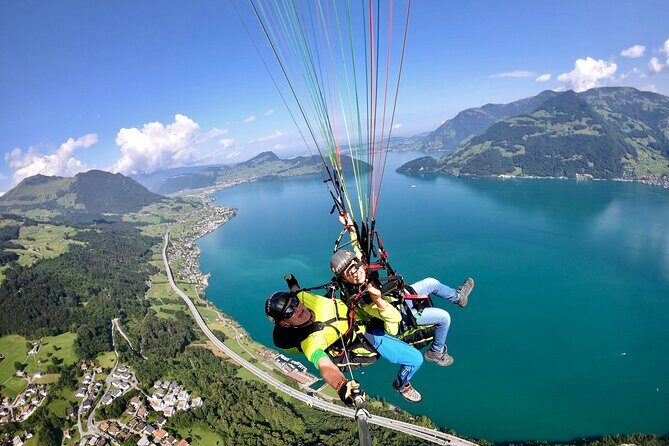 Luzern / Lucerne Professional Paragliding Tandem Flights - The Safety and Quality of the Tour