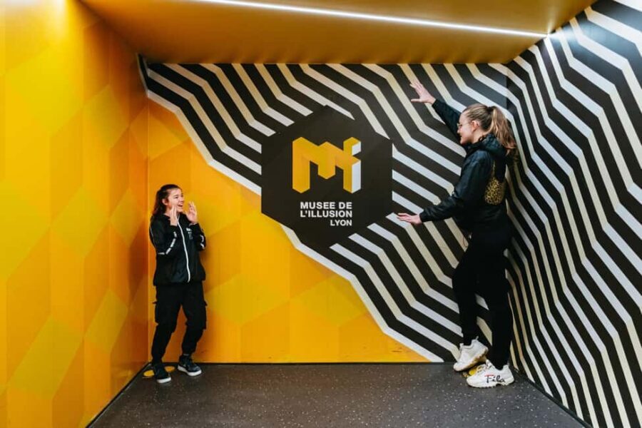 Lyon: Musée de lillusion Entrance Ticket - A Visual Feast for the Eyes and Camera