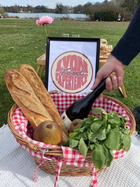 Lyon: Tête d'Or Park Gourmet Picnic Basket - What’s Included in the Picnic Basket?