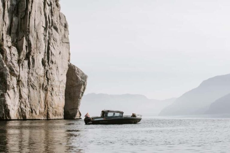 Lysefjord (Stavanger): Boattrip to Preikestolen from Forsand - The Experience and the Vibe