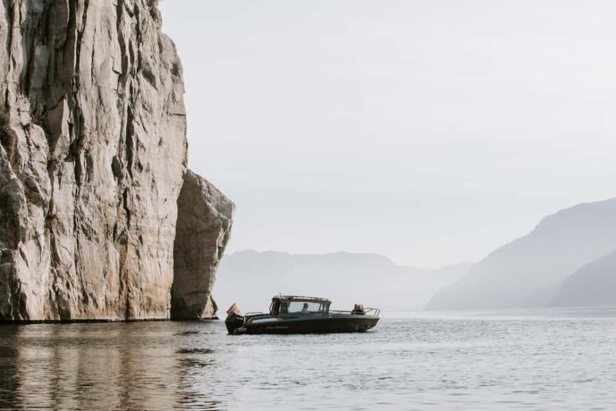 Lysefjord (Stavanger): Boattrip to Preikestolen from Forsand - The Experience and the Vibe