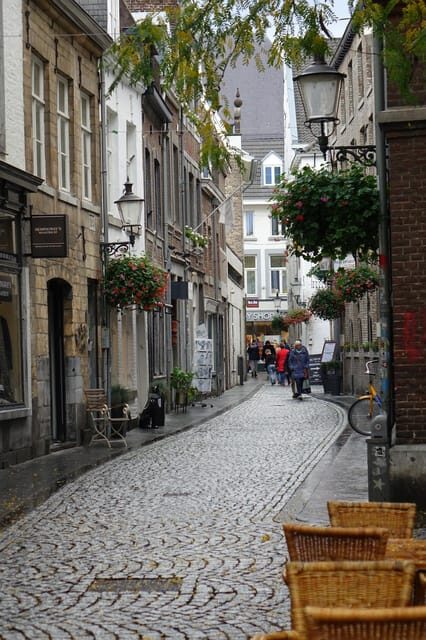 Maastricht: Day trip from Amsterdam with 3 country point - The Itinerary in Detail: What You Can Expect