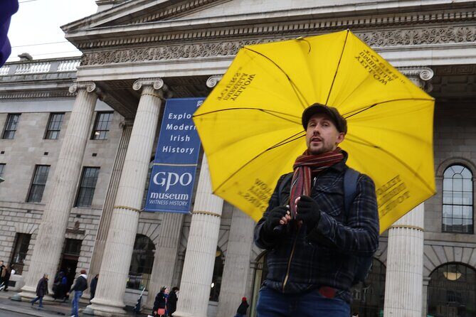 Macabre, Ghostly & Bloody Walking Tour - Guides and Atmosphere