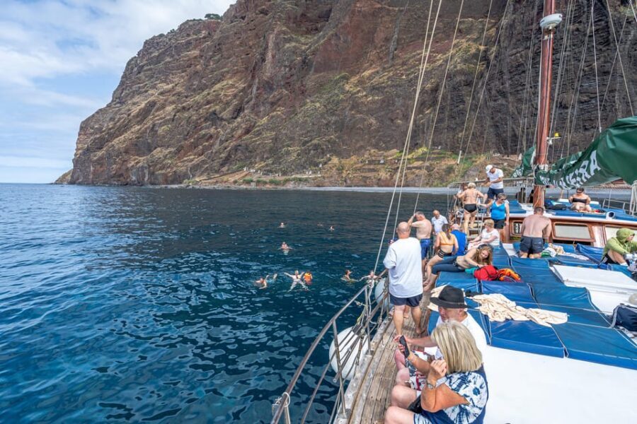 Madeira : 5 hour West Coast wooden Boat excursion - The Itinerary and Stops: A Closer Look