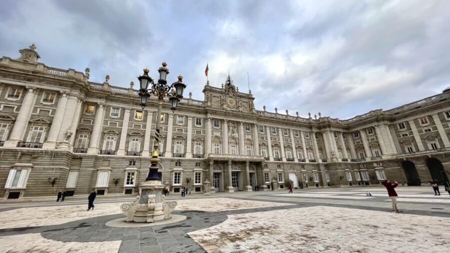 Madrid: City Walking Tour & Royal Palace Skip-the-Line Tour - The Highlights of the Royal Palace Tour