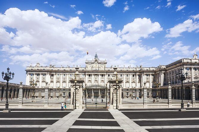 Madrid Highlights Tour with Santiago Bernabeu Stadium Entrance - Frequently Asked Questions