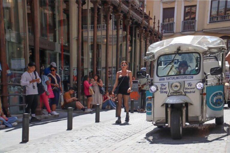 Madrid: Make your own 60 minutes tuk tuk tour - The Highlights of Your Personalized Tour